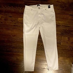 Abercrombie & Fitch Simone high rise ankle jean in white.